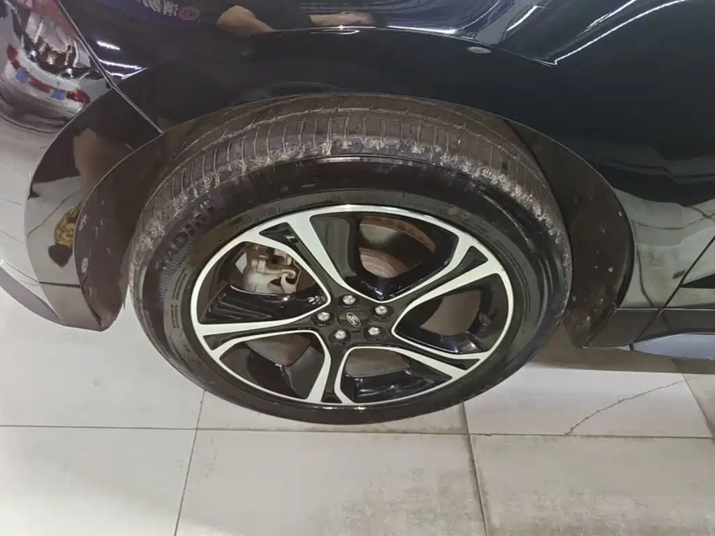 Фото 23 - Ford Edge