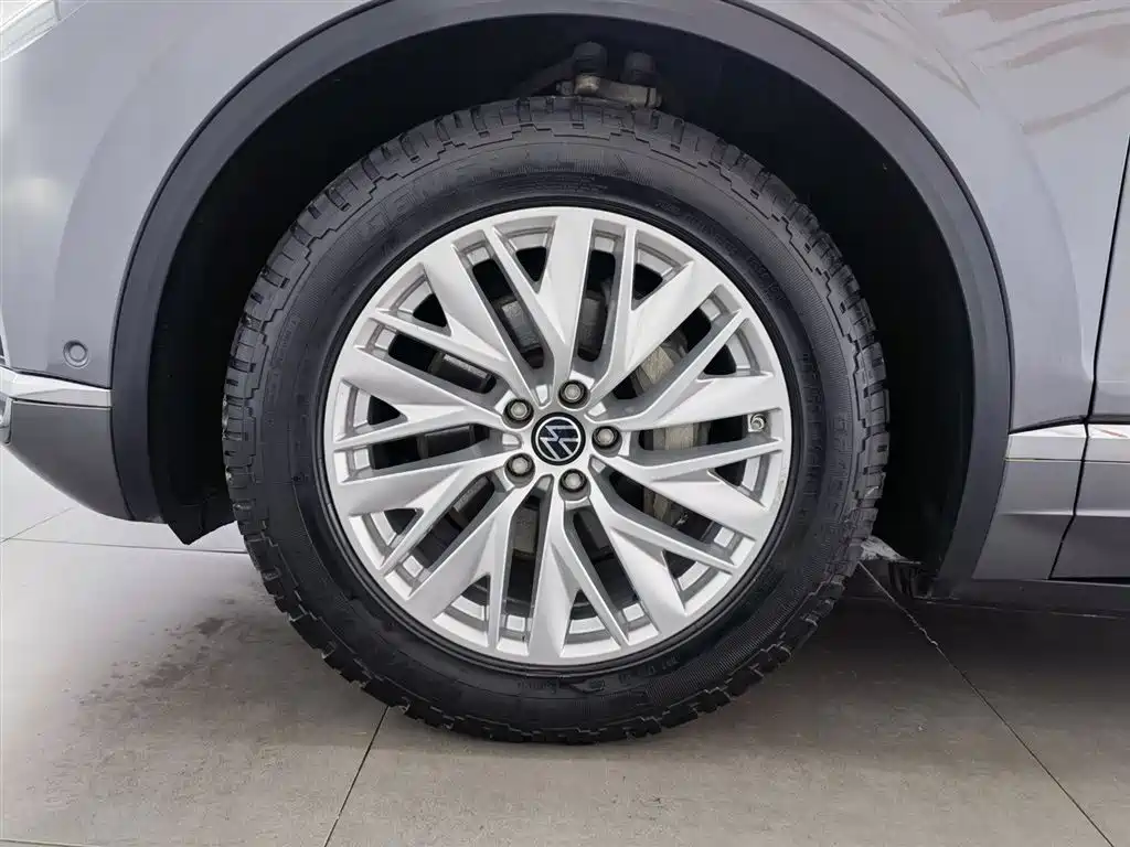 Volkswagen Touareg 2019 2.0TSI Sharp Wing Edition China VI фото 17