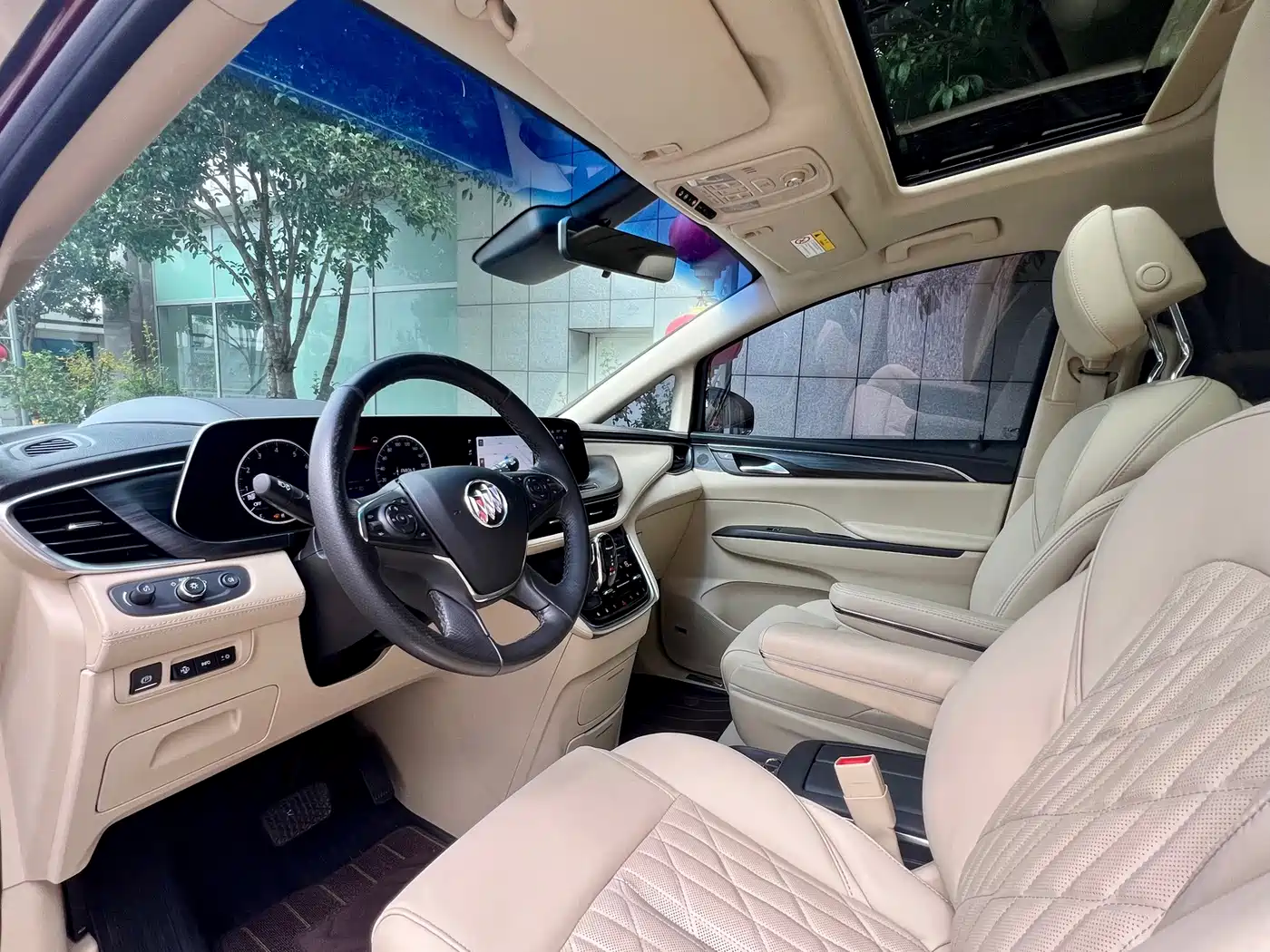 Photo 9 - Buick GL8