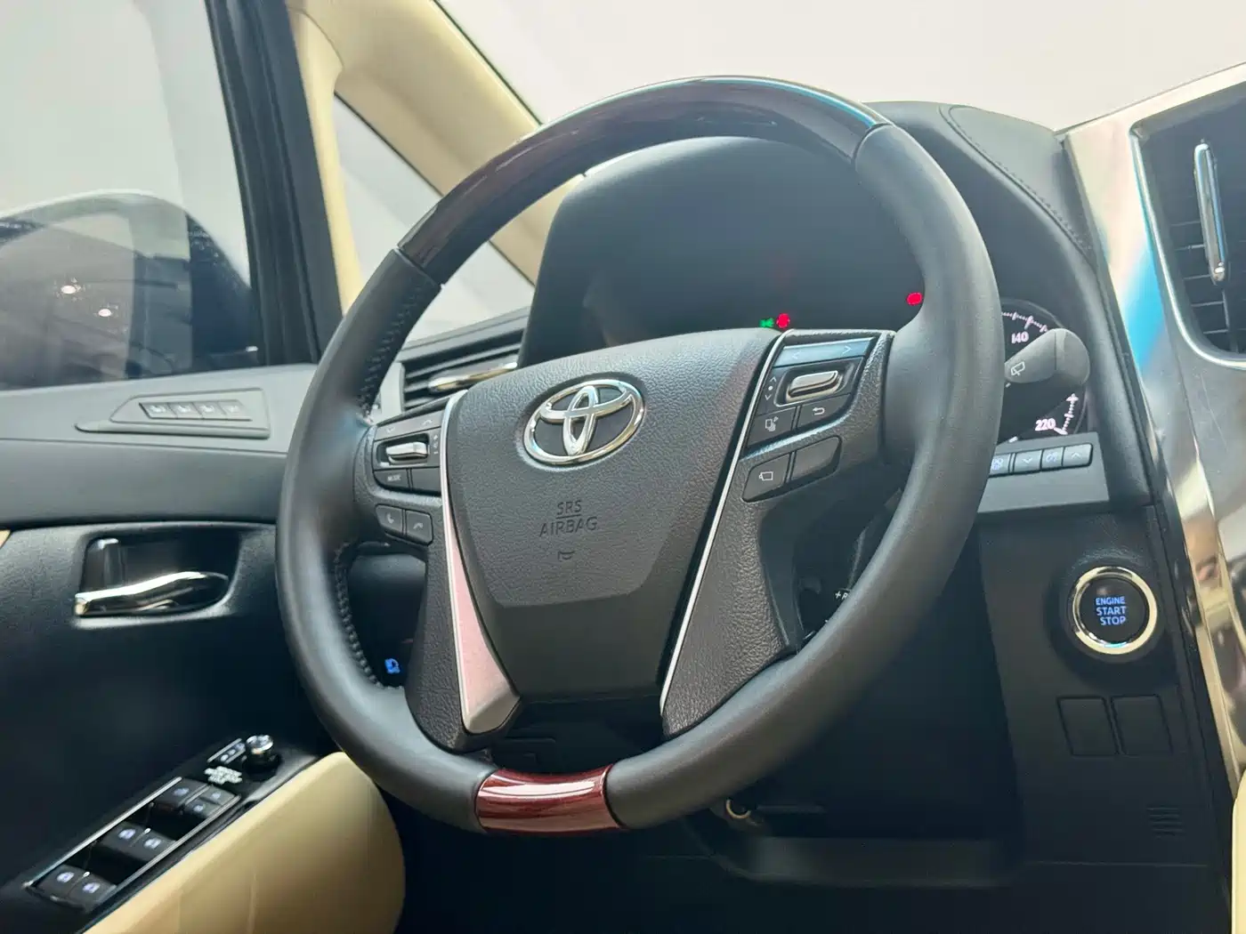 Toyota Alphard 2015 3.5L Luxury Edition фото 12