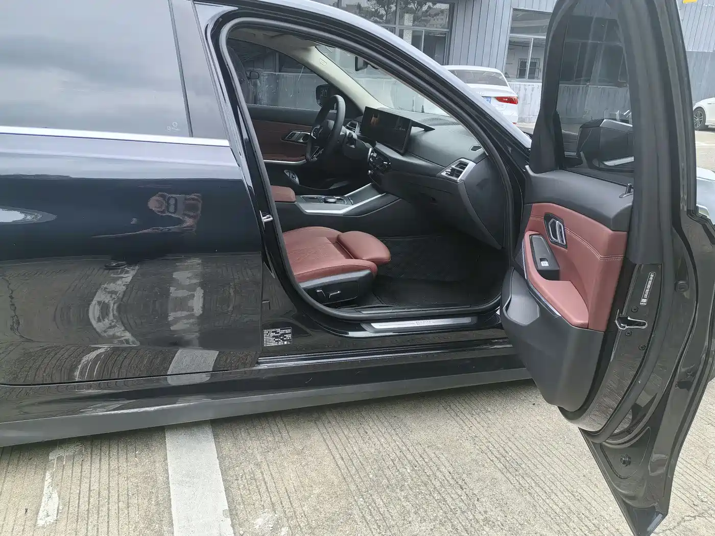BMW i3 2024 eDrive 35 L фото 9