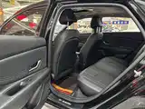 Фото 8 - Hyundai Elantra