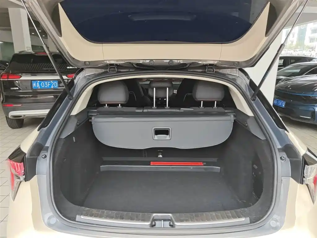 Lynk & Co 02 2019 1.5T DCT FWD Jin Pro Version China VI фото 19