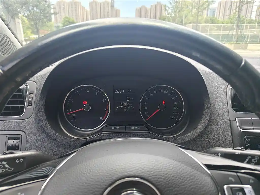 Volkswagen Polo 2016 1.6L Automatic Comfort фото 11