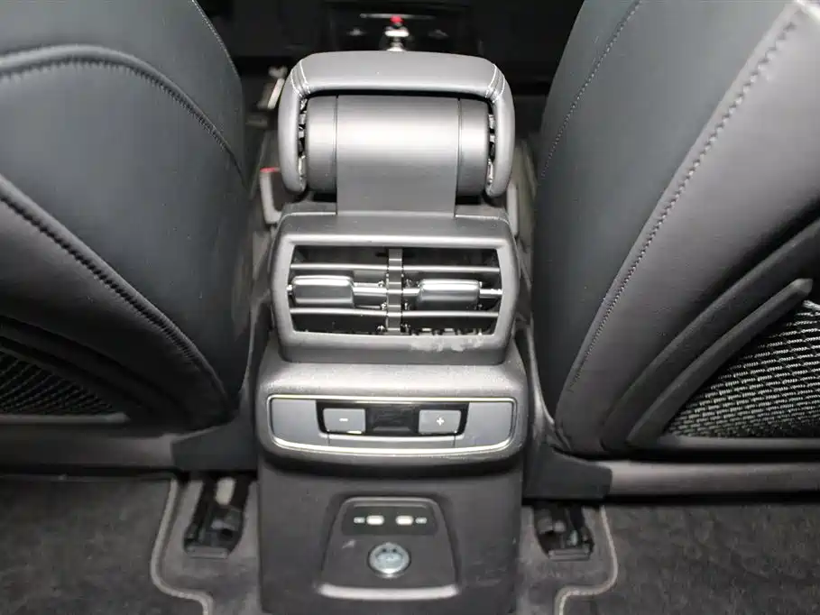Audi Q4 e-tron 2024 40 e-tron Pioneer Edition фото 10