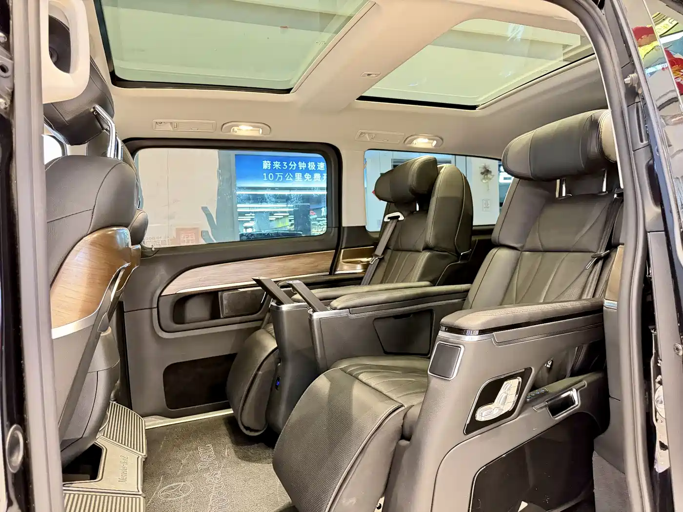 Mercedes-Benz V-Class 2021 V 260 L Long Wheelbase Luxury Edition фото 9