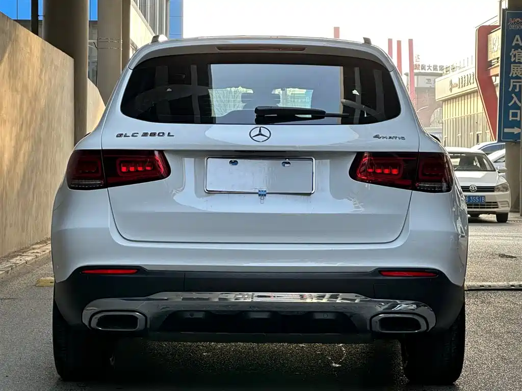 MERCEDES-BENZ GLC