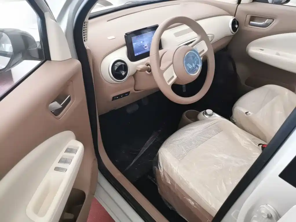 Wuling Motors Hongguang MINIEV 2026 2025 4-Door Advanced