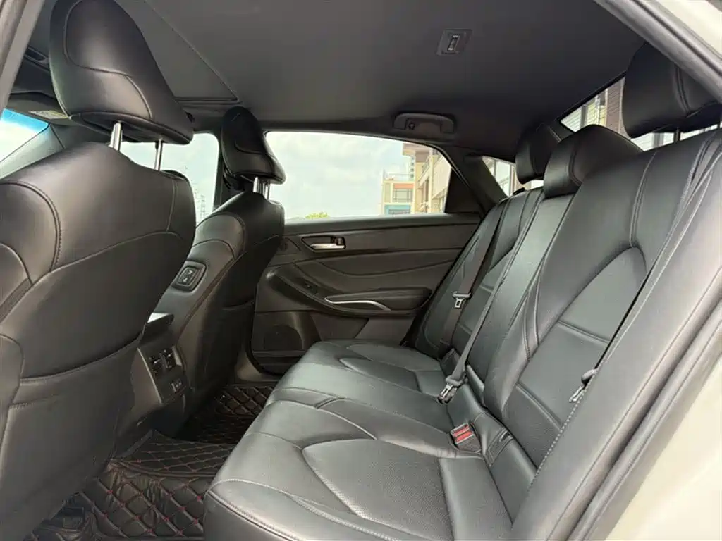 Toyota Avalon 2022 2.0L Luxury Edition фото 13