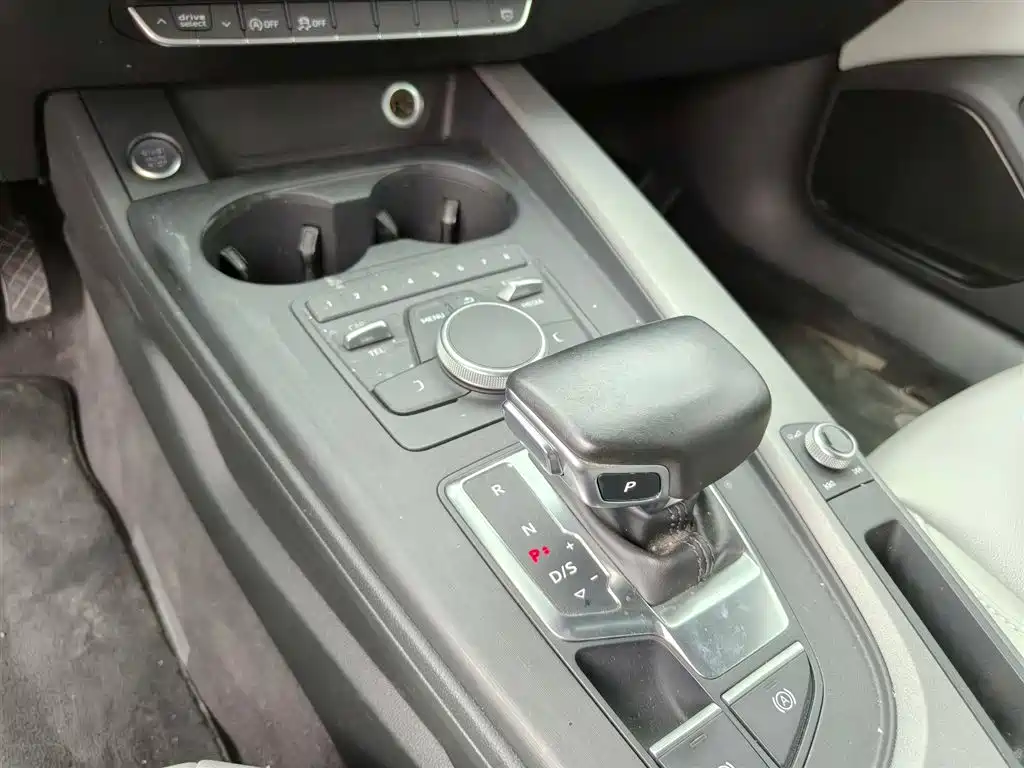 Audi A4L 2017 40 TFSI Progressive фото 12
