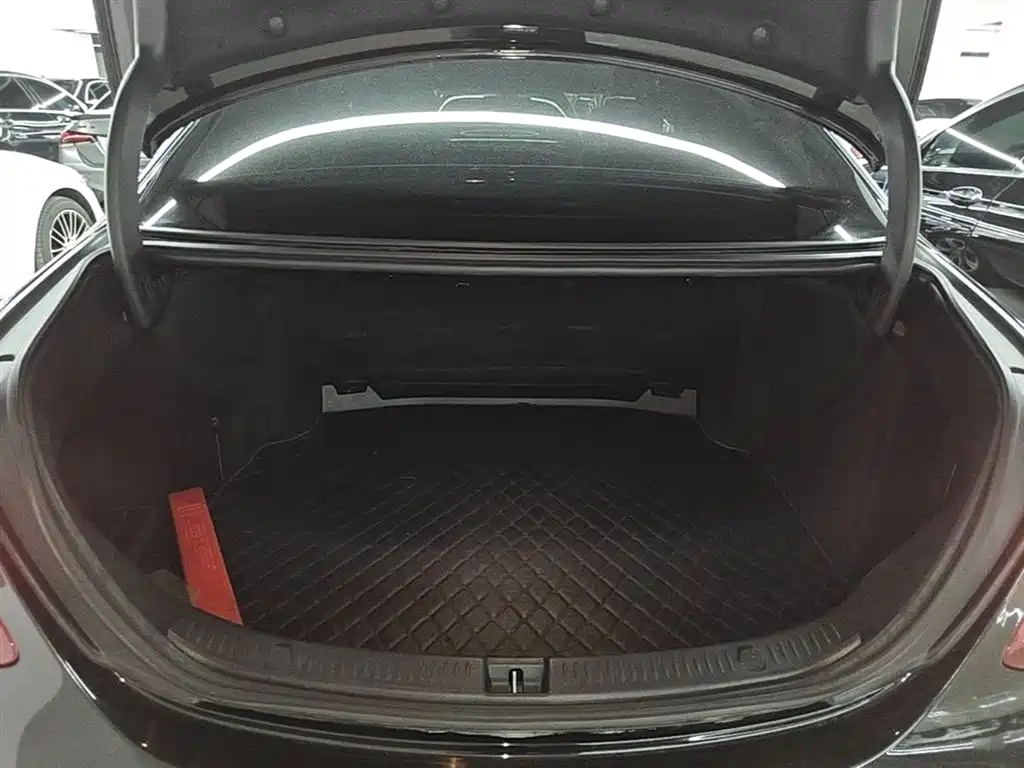 Mercedes-Benz E-Class 2019 E 200 L Sport фото 19