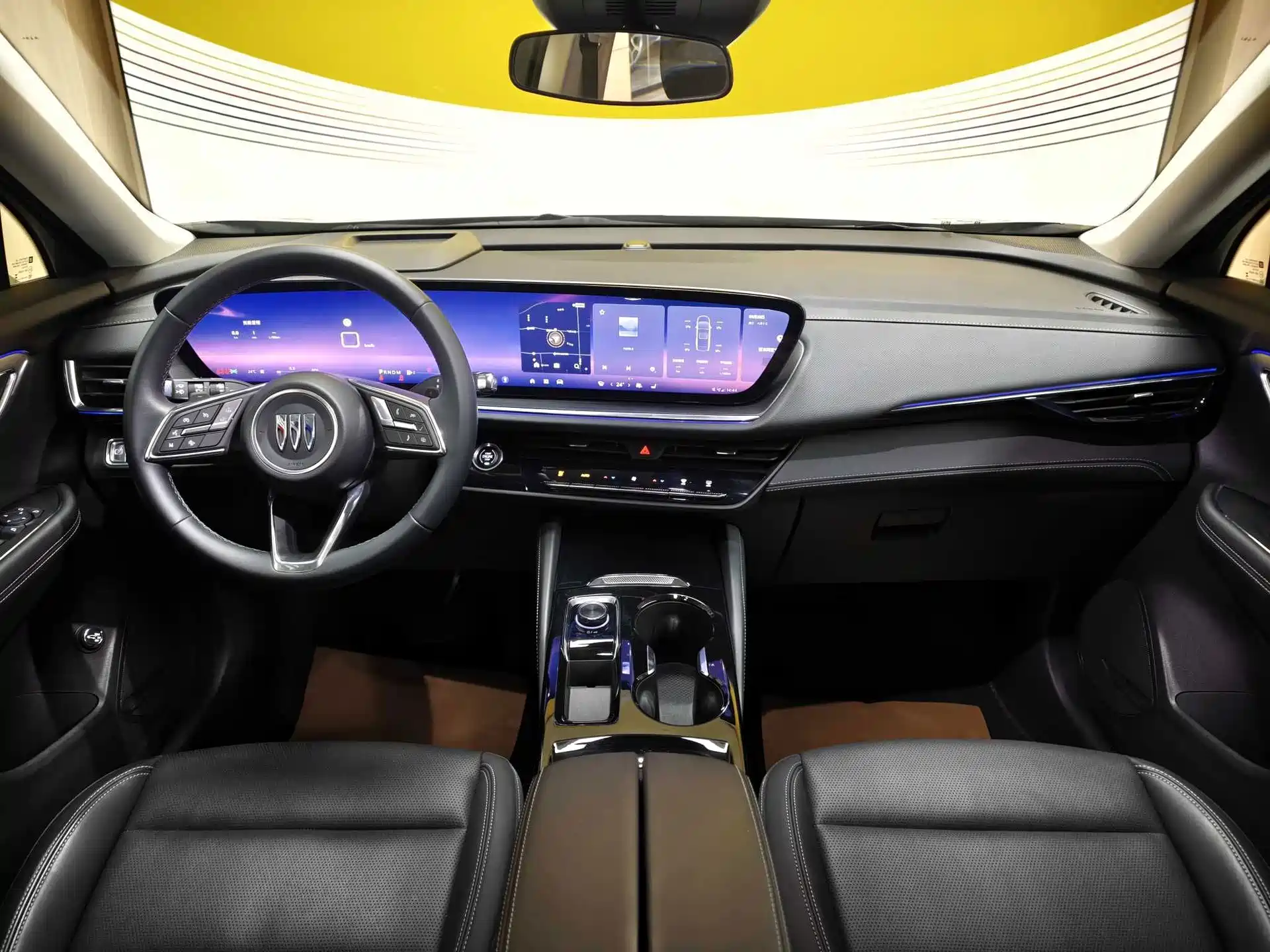 Photo 7 - Buick Envision S