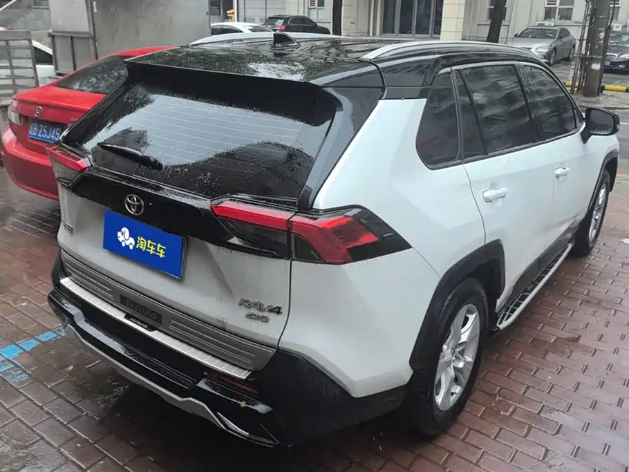 Toyota RAV4 Rongfang 2024 2.0L CVT FWD Urban Edition фото 3