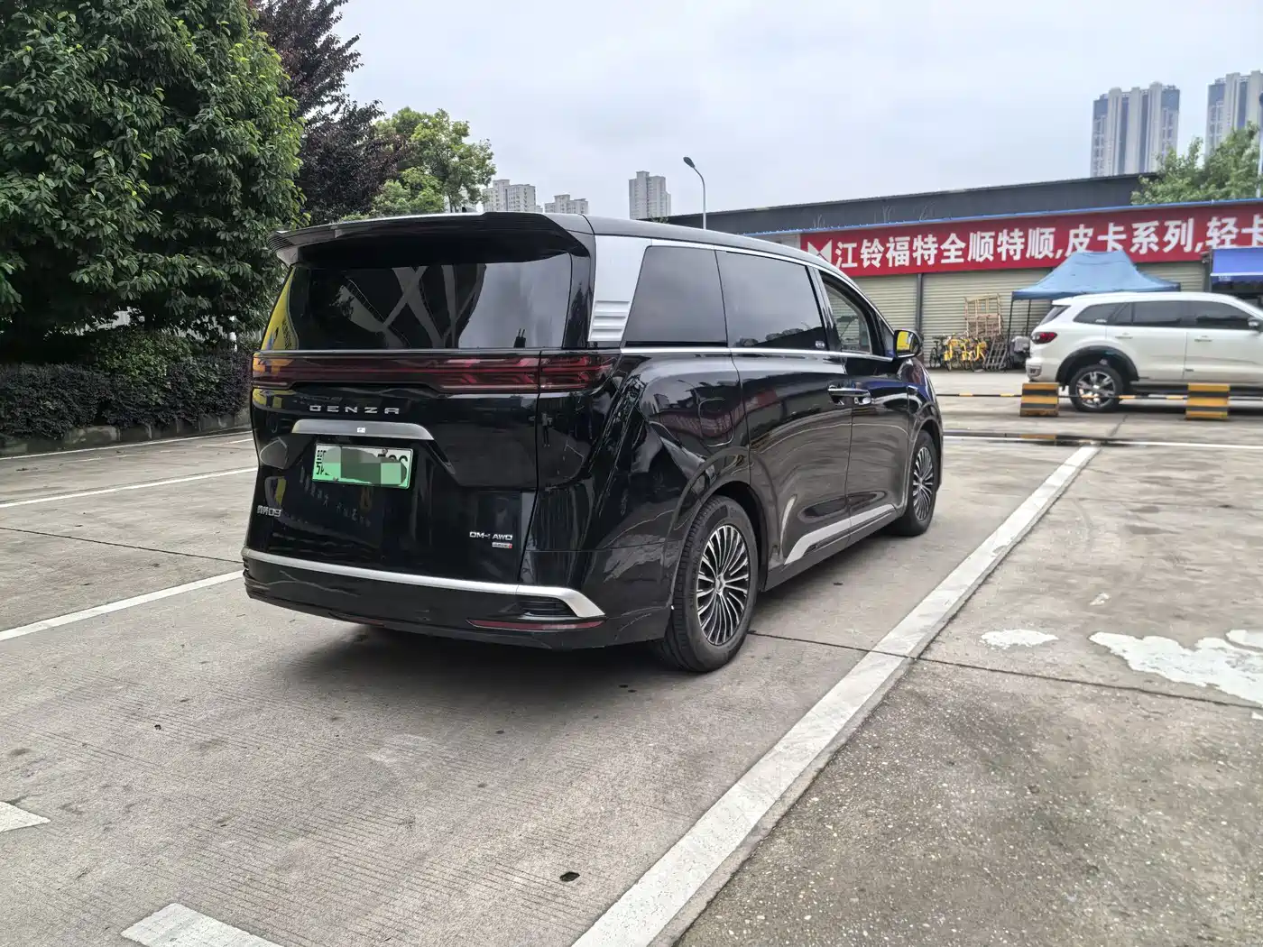 Denza D9 2025 DM-i Smart Drive Edition 1020 AWD Prestige фото 4