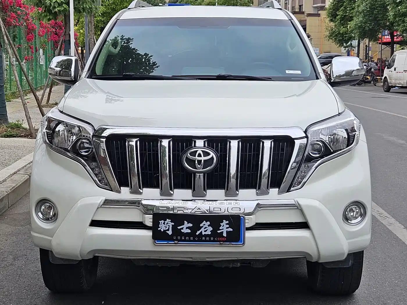 Toyota Prado (Import) фото 2