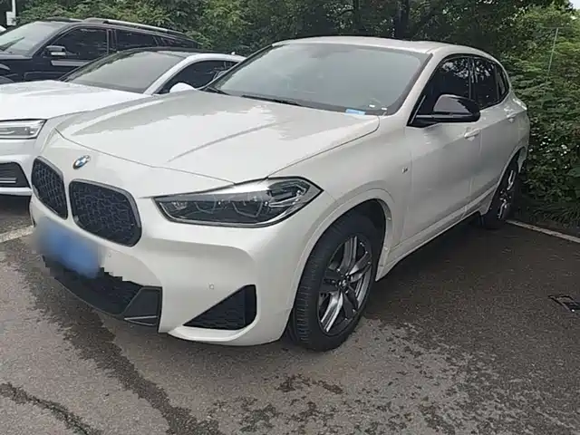BMW X2 sDrive25i, M Спорт, чёрный пакет