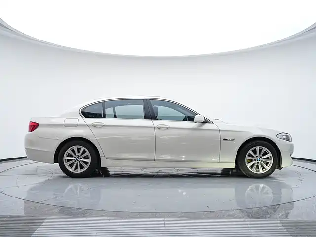 BMW 5 Series 2013 525Li Leadership — фото 4