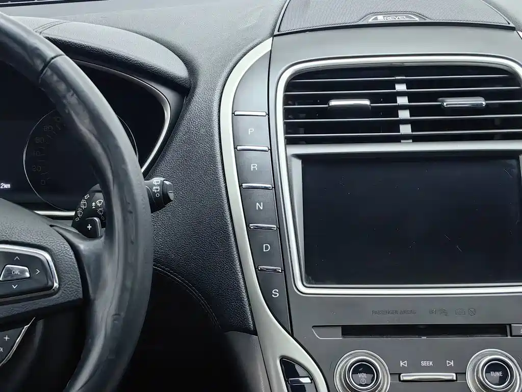 Photo 13 - Lincoln MKX