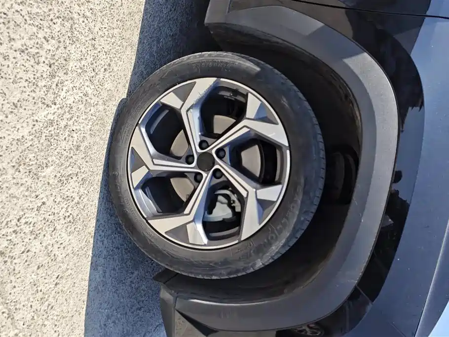 GEELY AUTOMOBILE BOYUE L