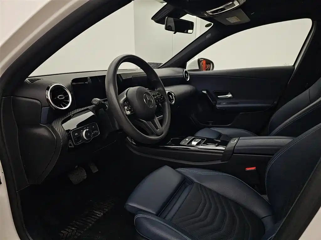 Mercedes-Benz A-Class 2021 Facelift A 180 L Sport Sedan фото 3