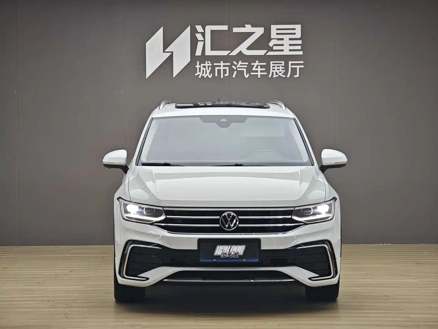 Volkswagen Tiguan L 2022 330TSI Auto 2WD R-Line Premium Edition фото 4