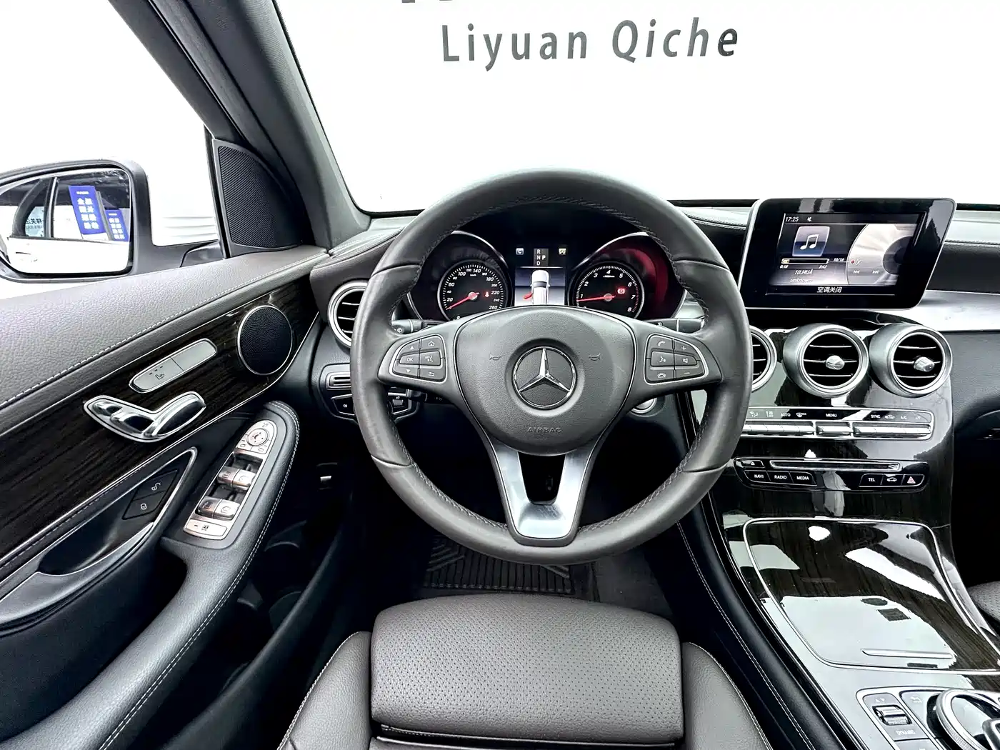 Mercedes-Benz GLC 2019 GLC 260 4MATIC Dynamic фото 8