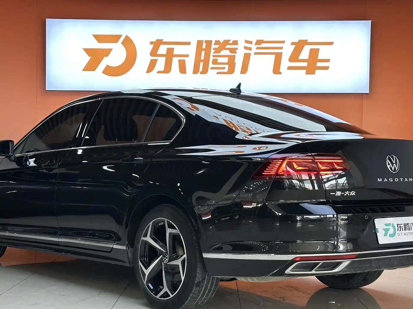Volkswagen Magotan 2023 Model 2 Million Commemorative Edition 330TSI DSG Luxury фото 8