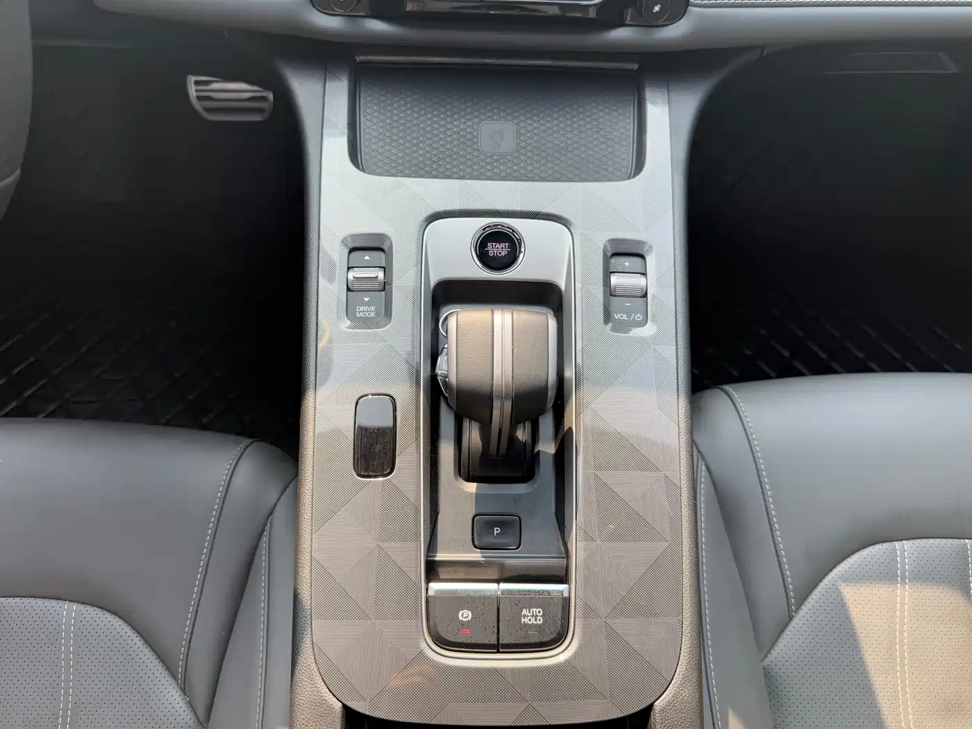 GAC Trumpchi Trumpchi Emkoo 2024 Model 270T DCT Shadow Leopard R-Style Edition фото 7