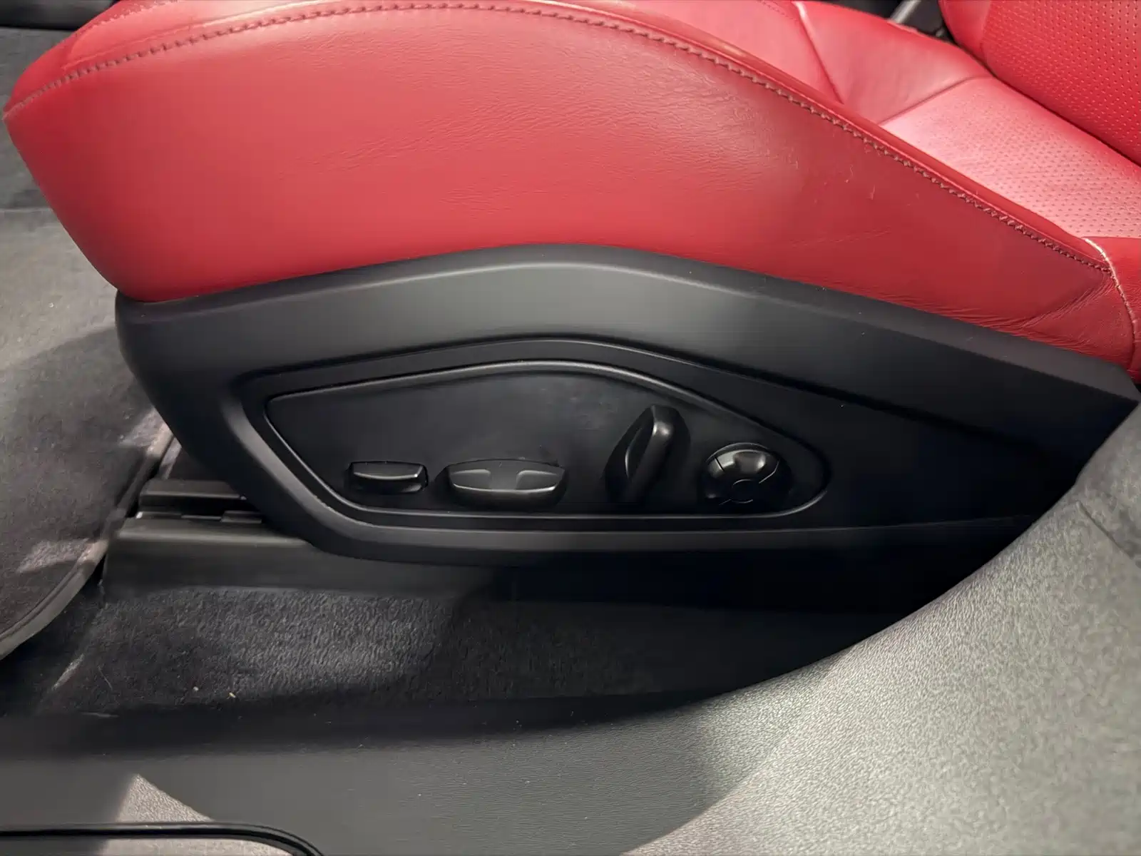 صورة 11 - Porsche Taycan
