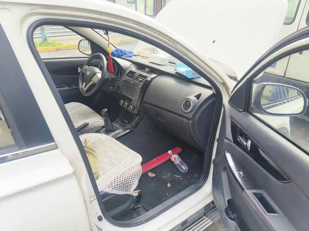 BAIC Huansu S3 2015 2015 1.5L Comfort (China V)