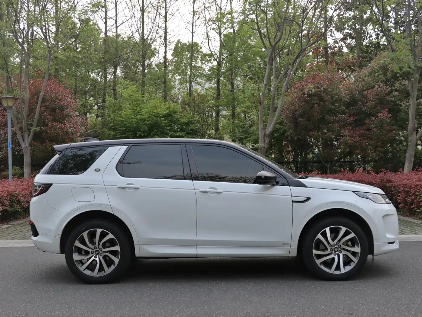 Land Rover Discovery Sport 2020 249PS R-Dynamic Performance Tech 7-seater фото 7
