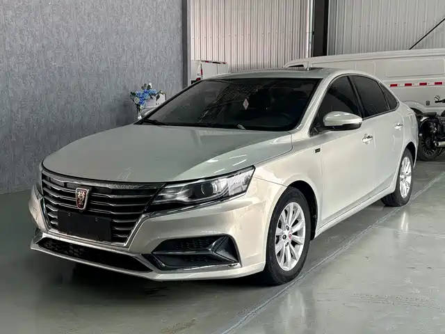 Roewe Roewe i6 New Energy 2017 45T Hybrid Connected Smart Enjoyment Edition