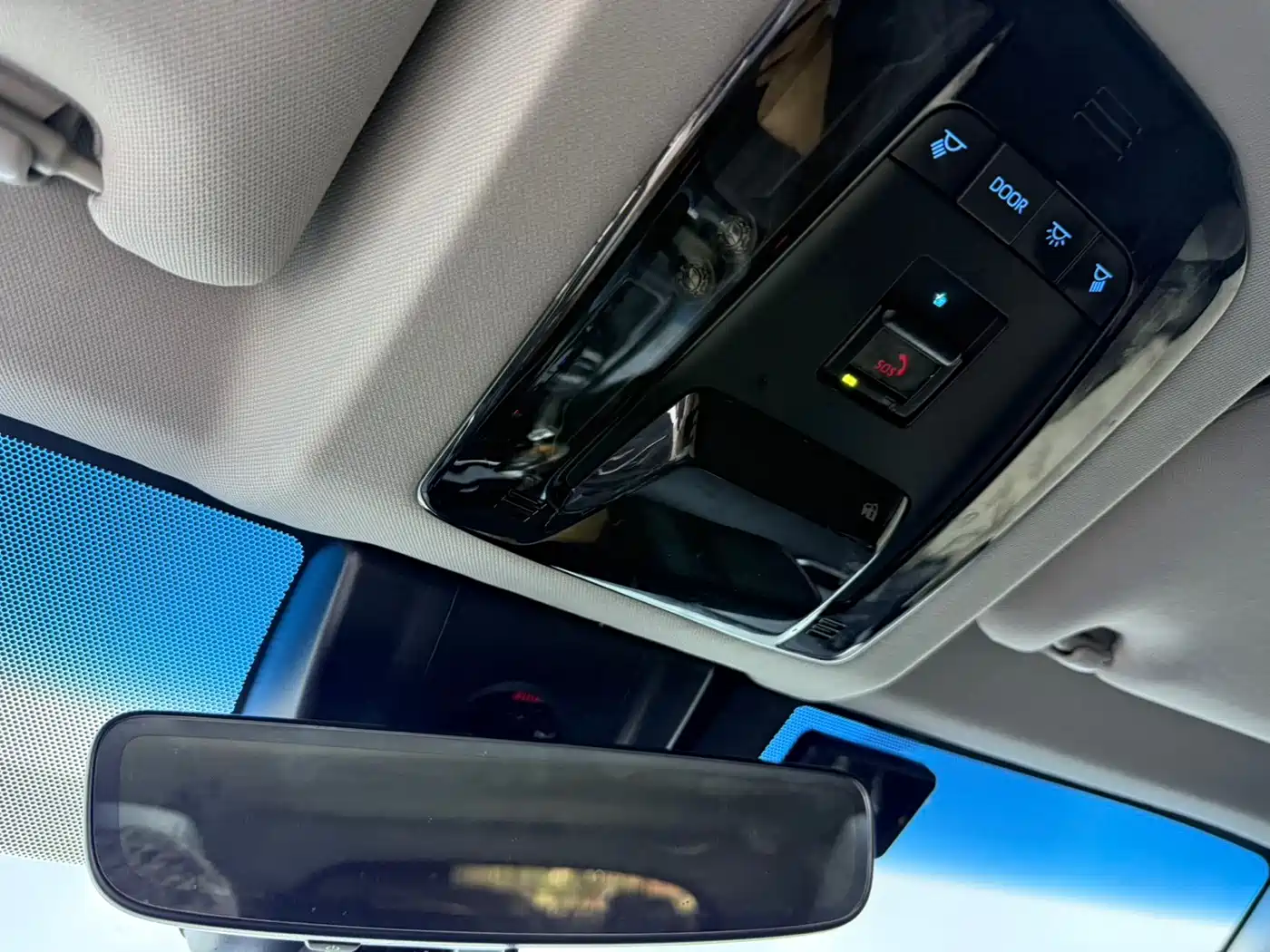 Toyota Venza 2023 2022 Dual Engine 2.5L CVT 2WD Premium