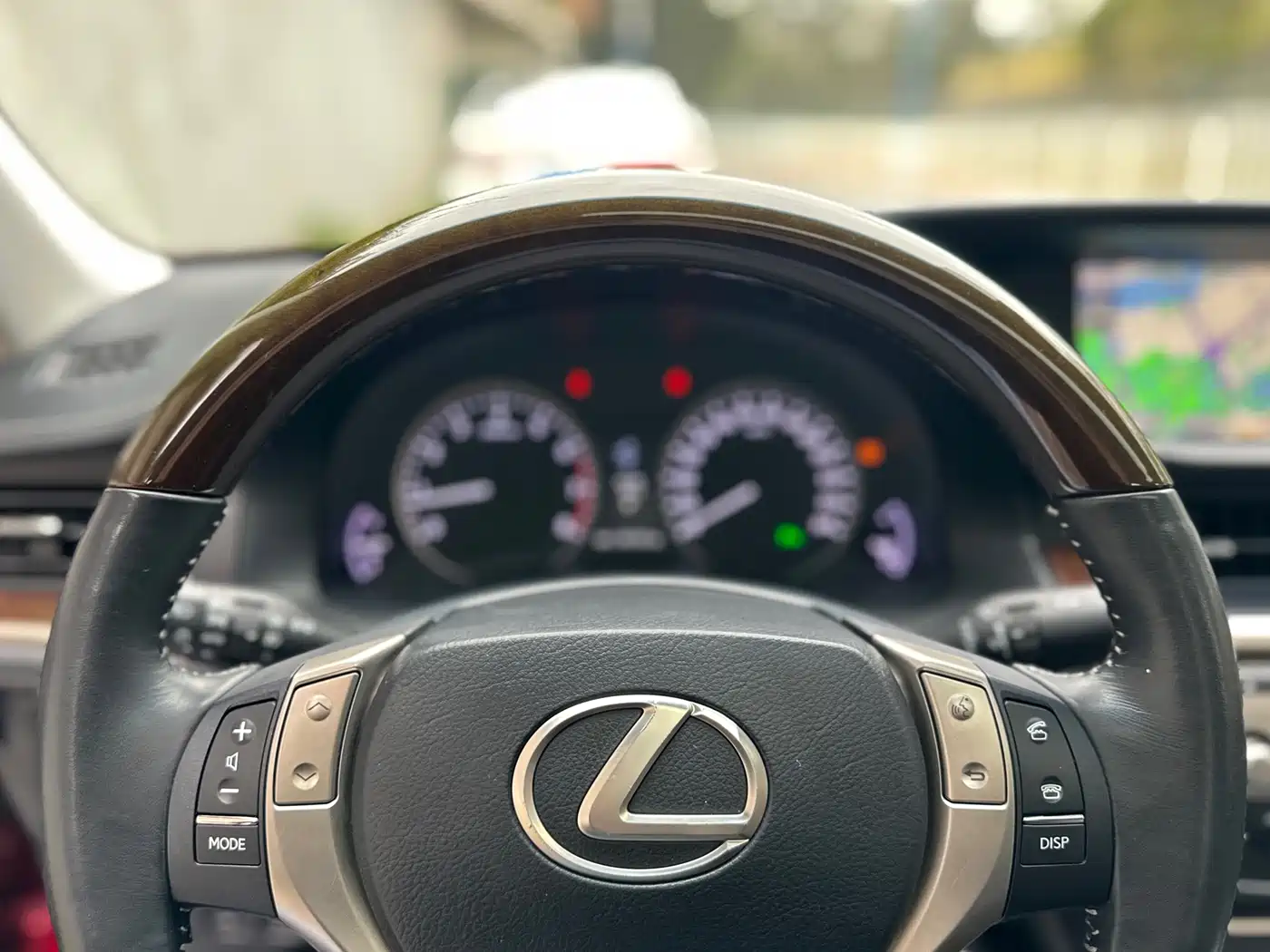 Lexus ES 2014 250 Elegance Edition фото 11