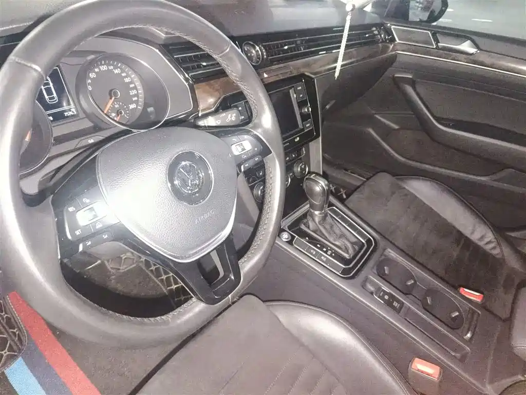 Volkswagen Magotan 2018 380TSI DSG Luxury фото 3
