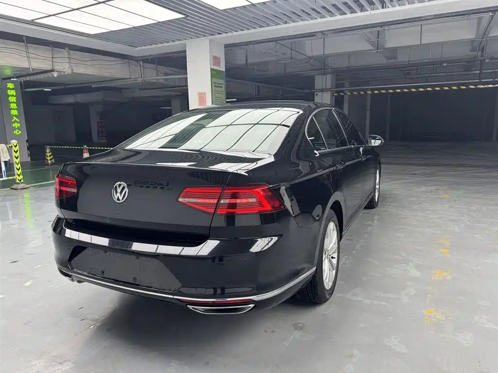 Volkswagen Magotan 2018 380TSI DSG Luxury фото 12