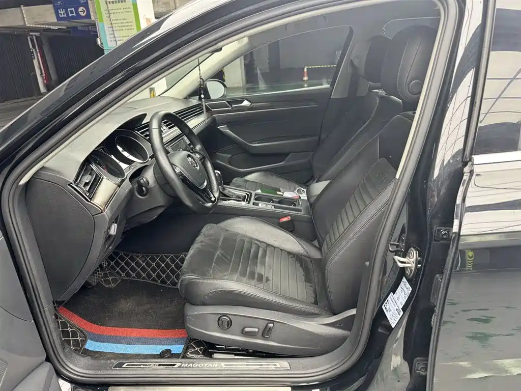 Volkswagen Magotan 2018 380TSI DSG Luxury фото 16