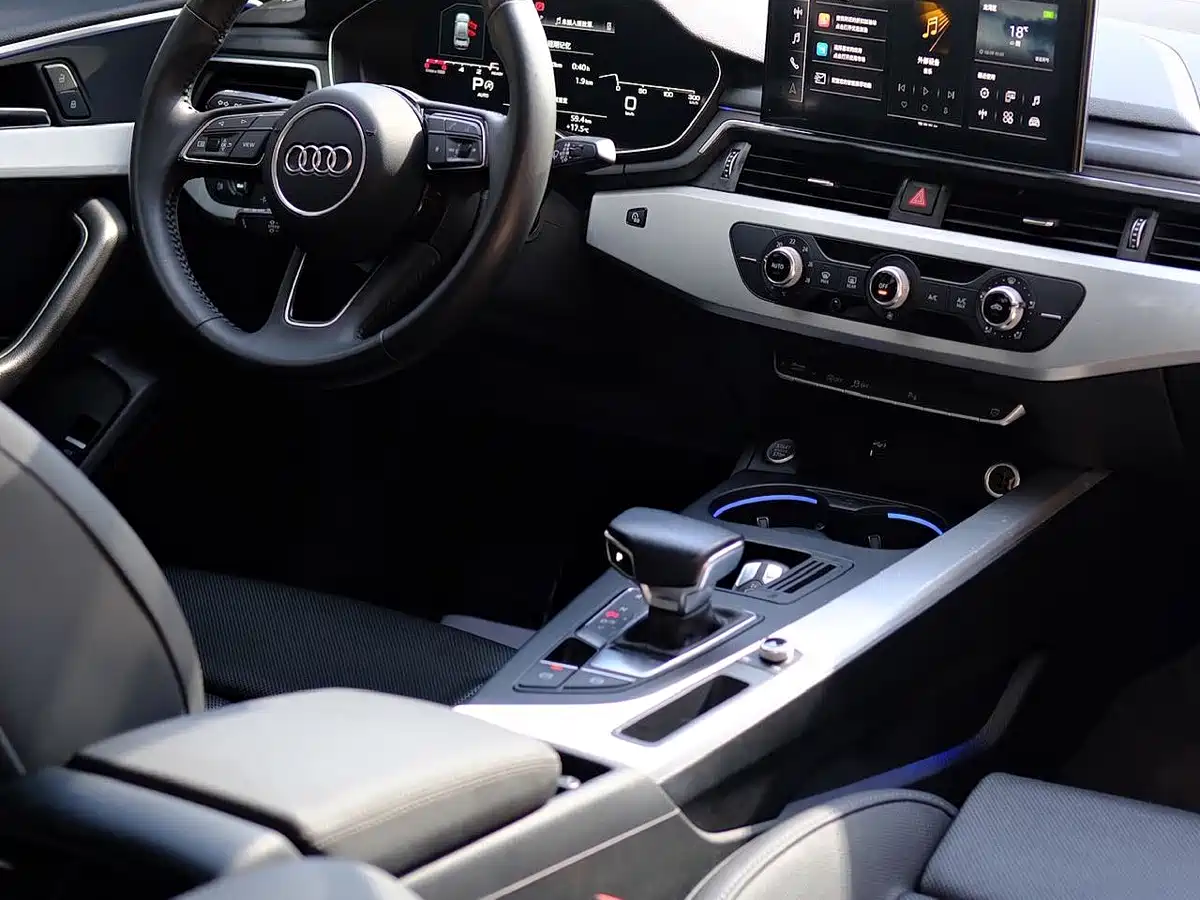 Audi A4L 2021 40 TFSI Premium Life Edition фото 4