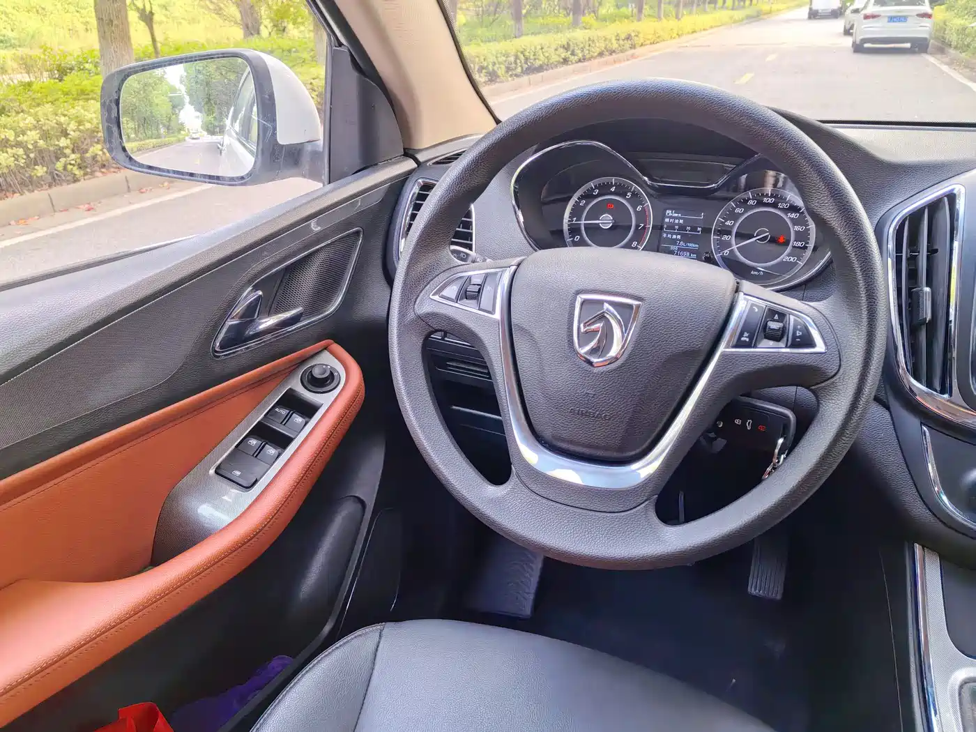 Baojun 560 2015 2015 1.8L Manual Elite