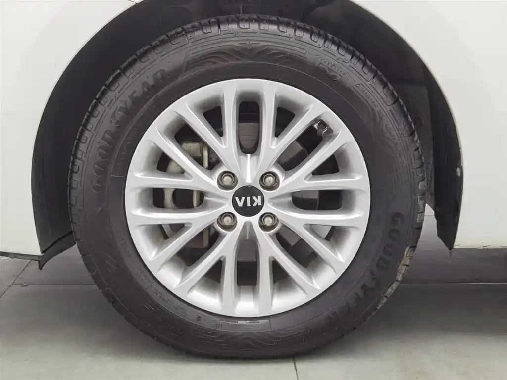 KIA K2