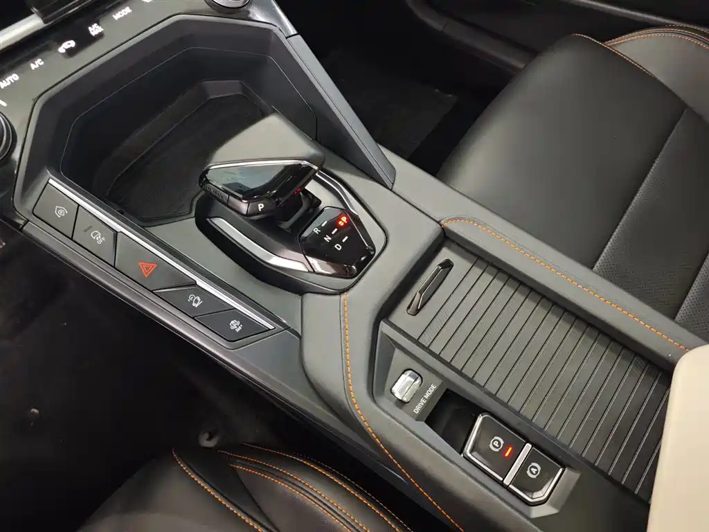Lynk & Co 06 EM-P 2022 PHEV 84KM Range Pro фото 13