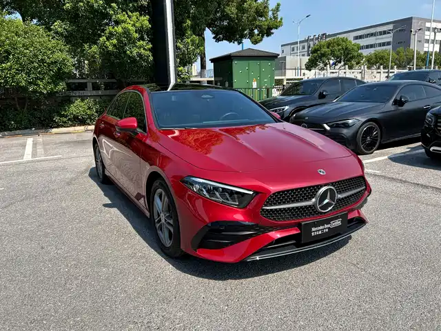Mercedes-Benz A-Class 2023 A 200 L Fashion — фото 3