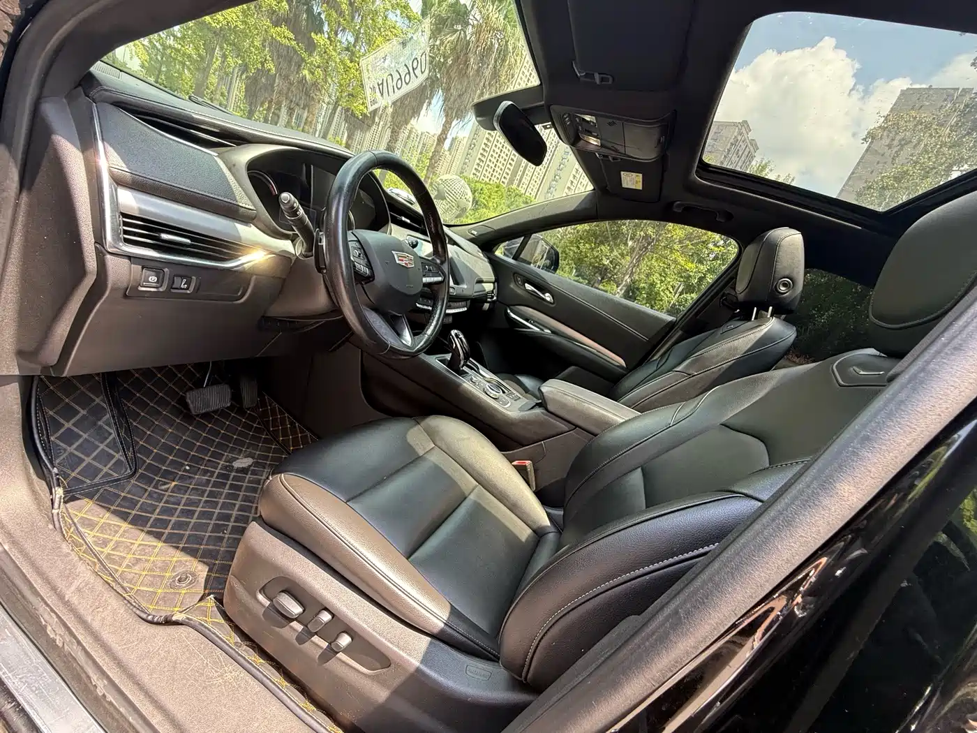 Фото 7 - Cadillac XT4