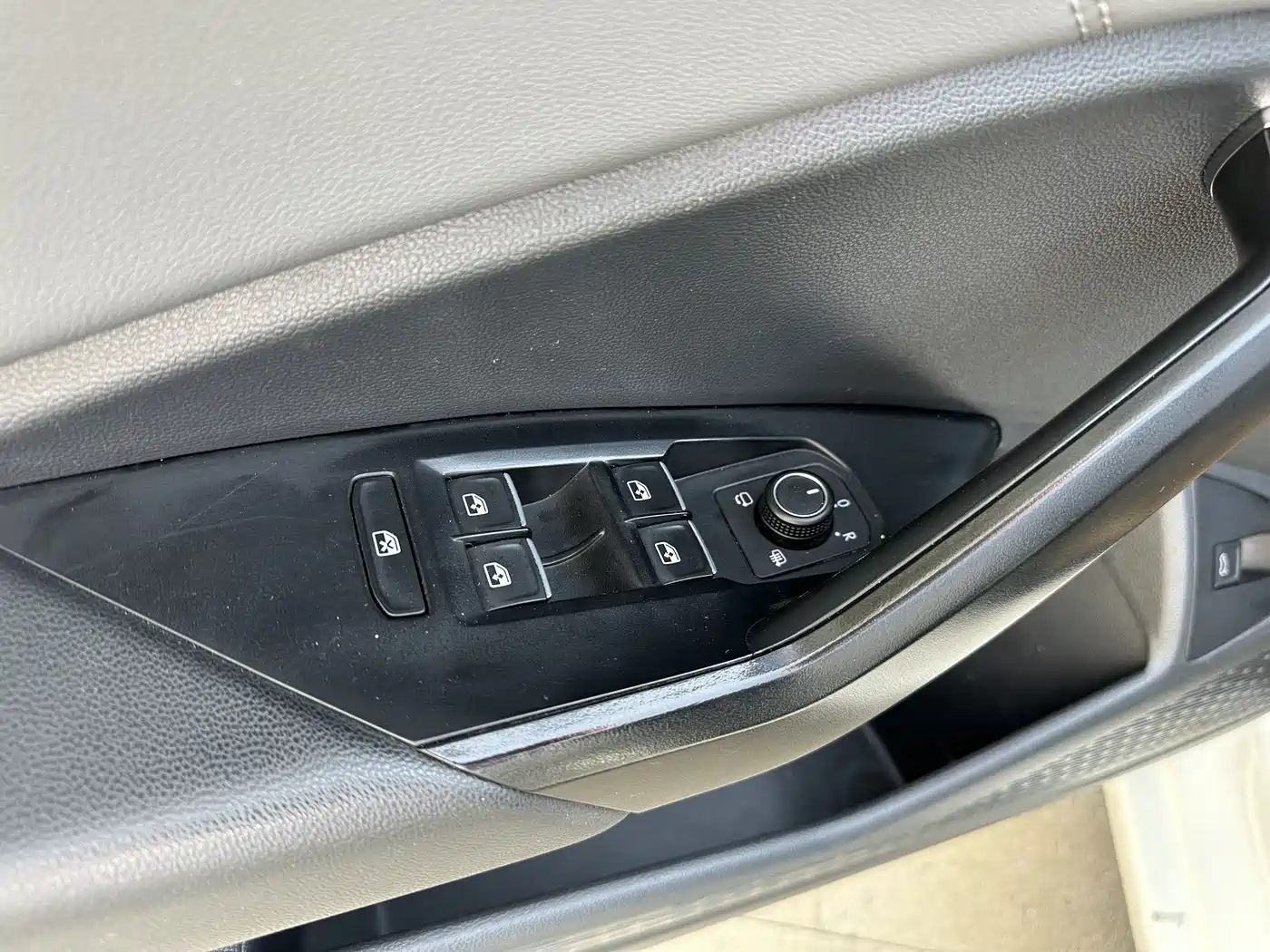 Volkswagen Sagitar 2022 280TSI DSG Excellence Edition фото 21