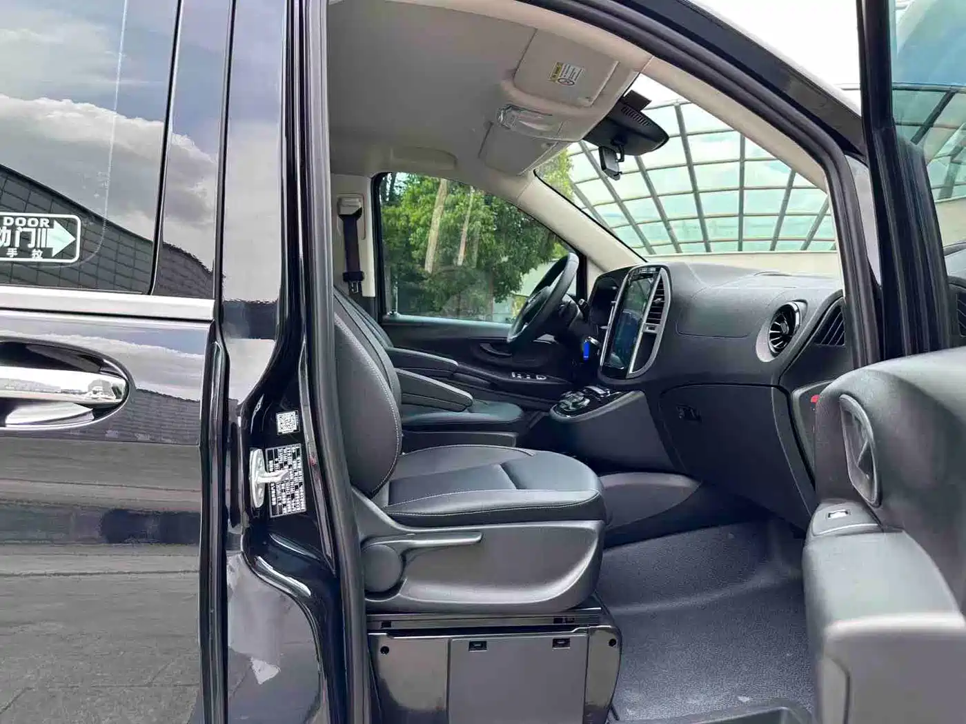 Mercedes-Benz Vito 2023 2.0T Elite 9-Seater фото 21