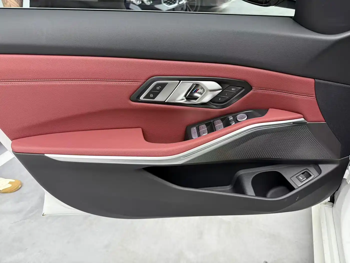 BMW 3 Series 2026 325Li M Sport Package фото 6