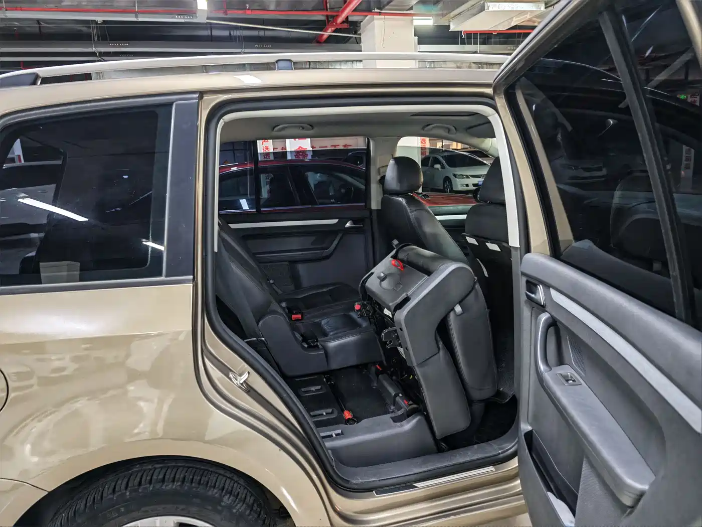 Volkswagen Touran 2015 1.4T DSG Comfort Edition 5-seater фото 6