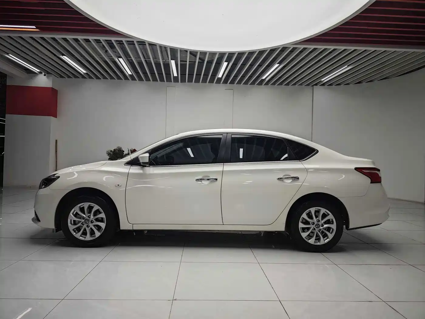Nissan SYLPHY, миниатюра 10