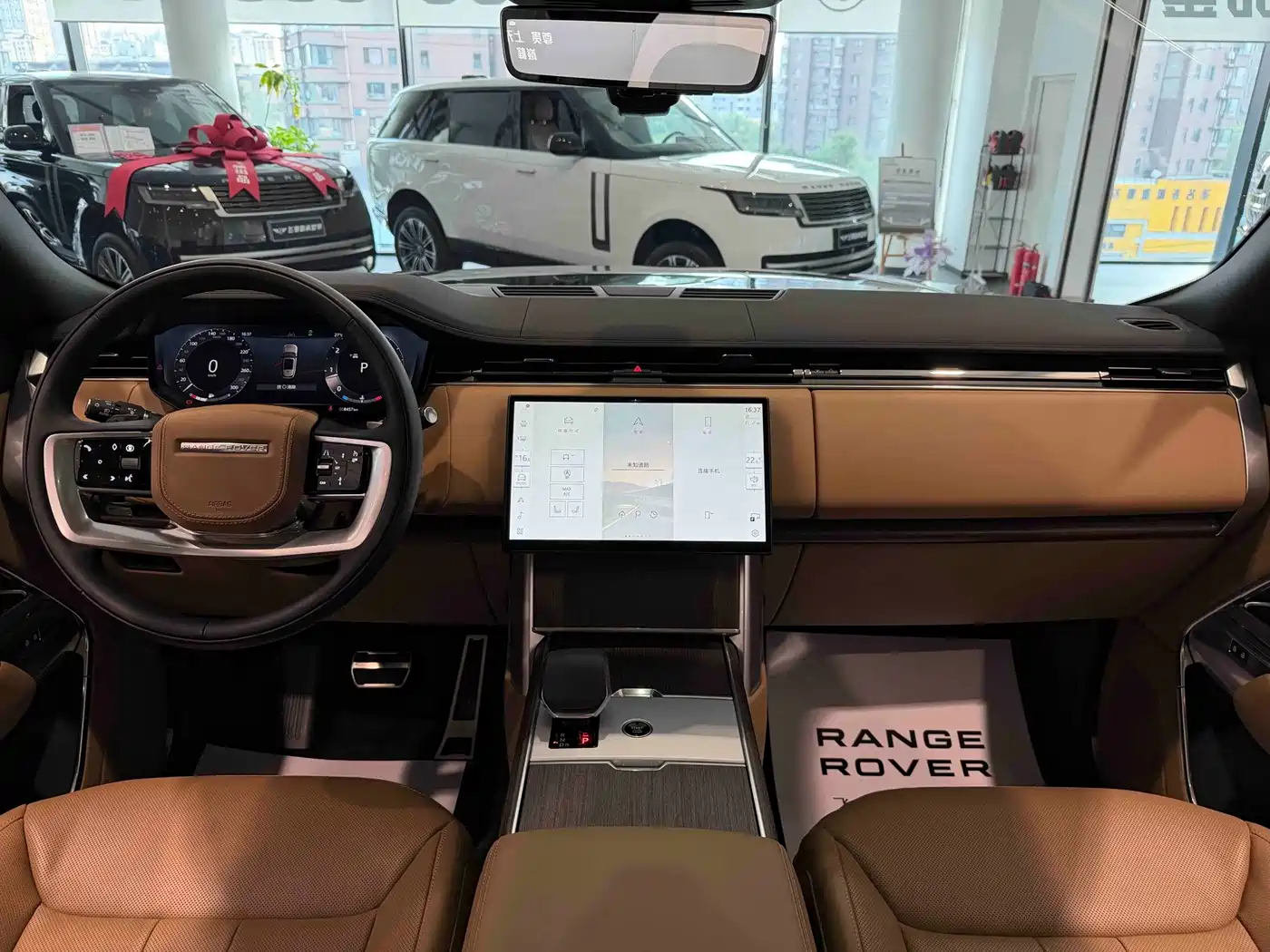 Land Rover Range Rover 2025 2025 3.0 L6 400PS Flourishing Era Extended Wheelbase
