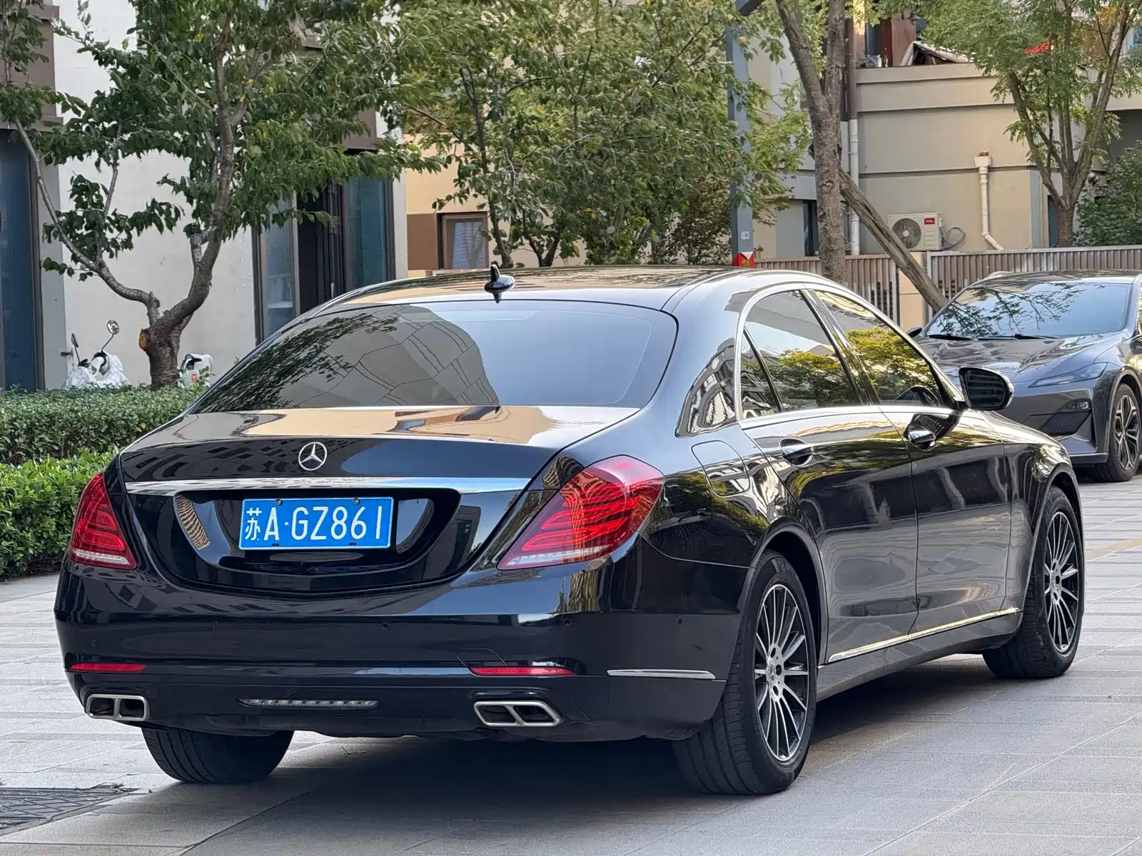 Photo 9 - Mercedes-Benz S-Class